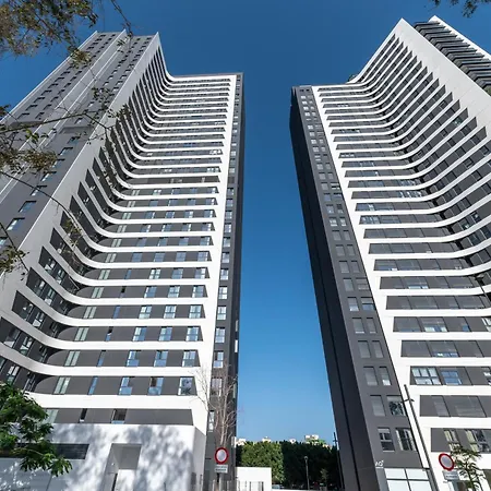 Xpce Urban 18 Skyline-parkingfree *